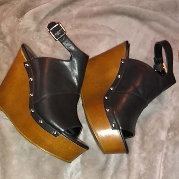 Forever 21 Shoes - 🎉SALE⬇️ Forever 21 wedge heels